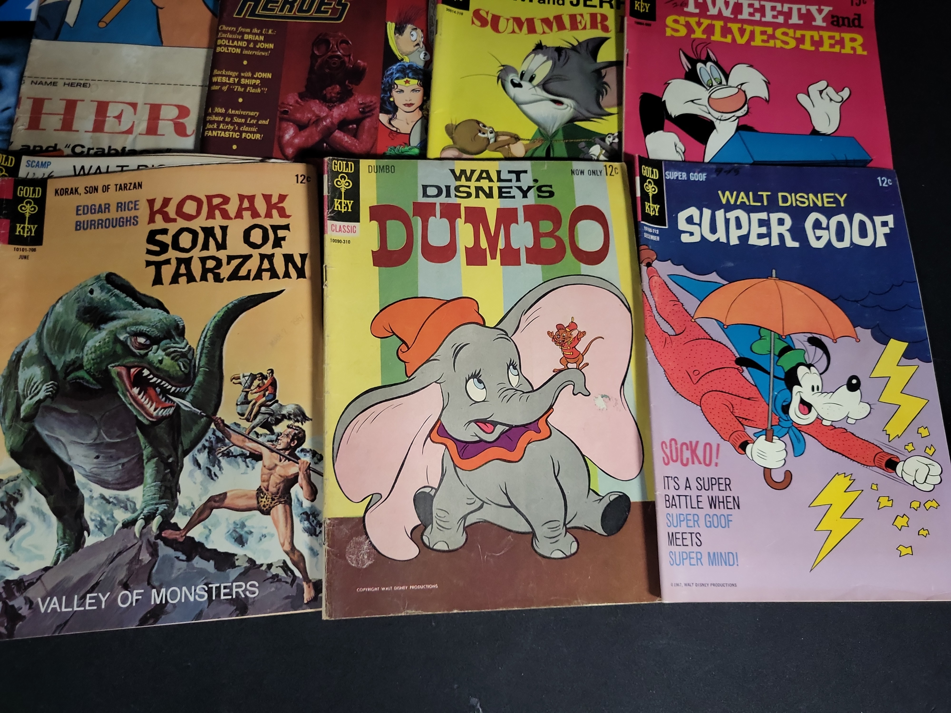 I04512 | Collection of Vintage Comics and Ephemera