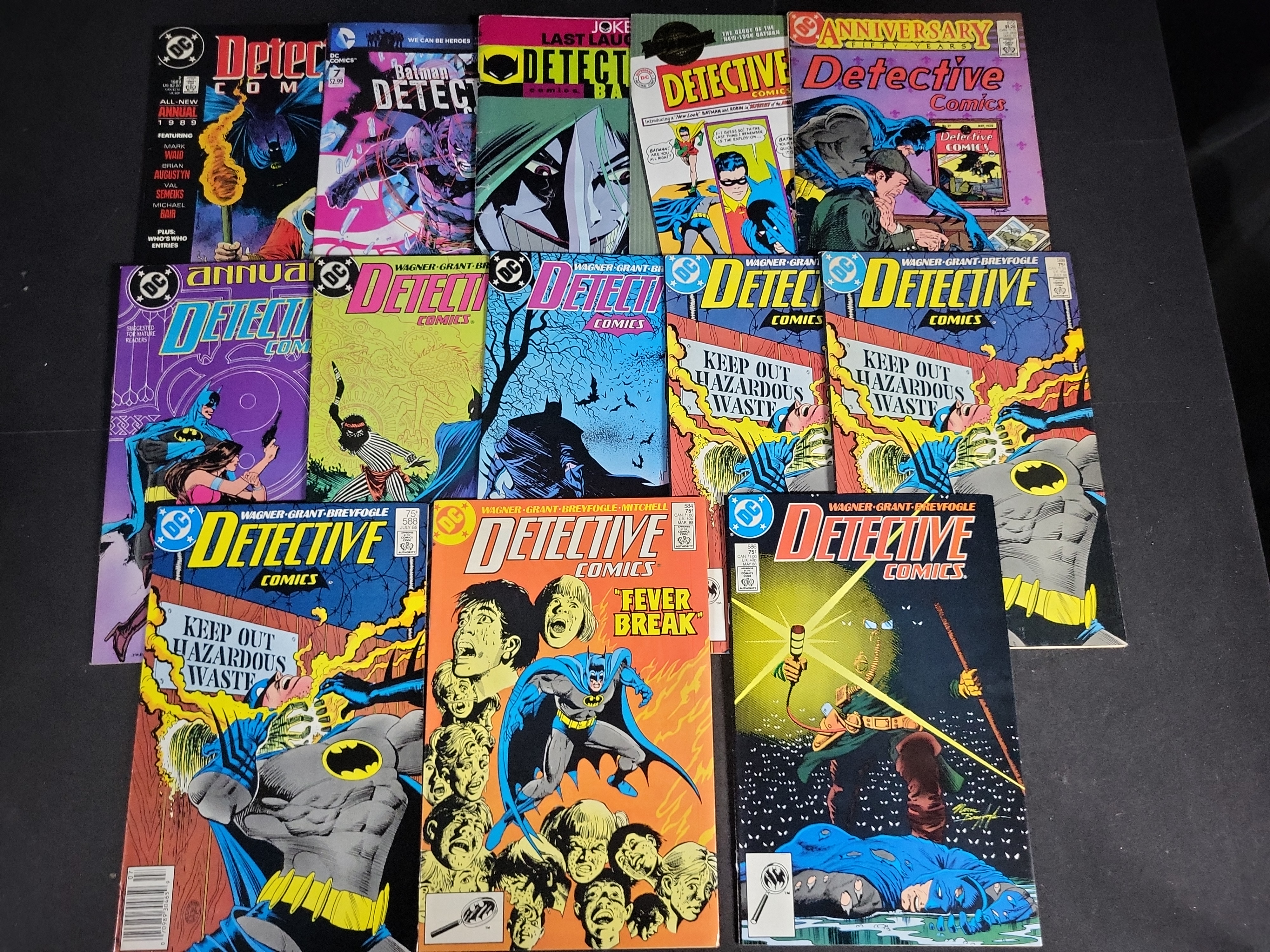 I04534 | A Collection of Thirteen Detective Comics