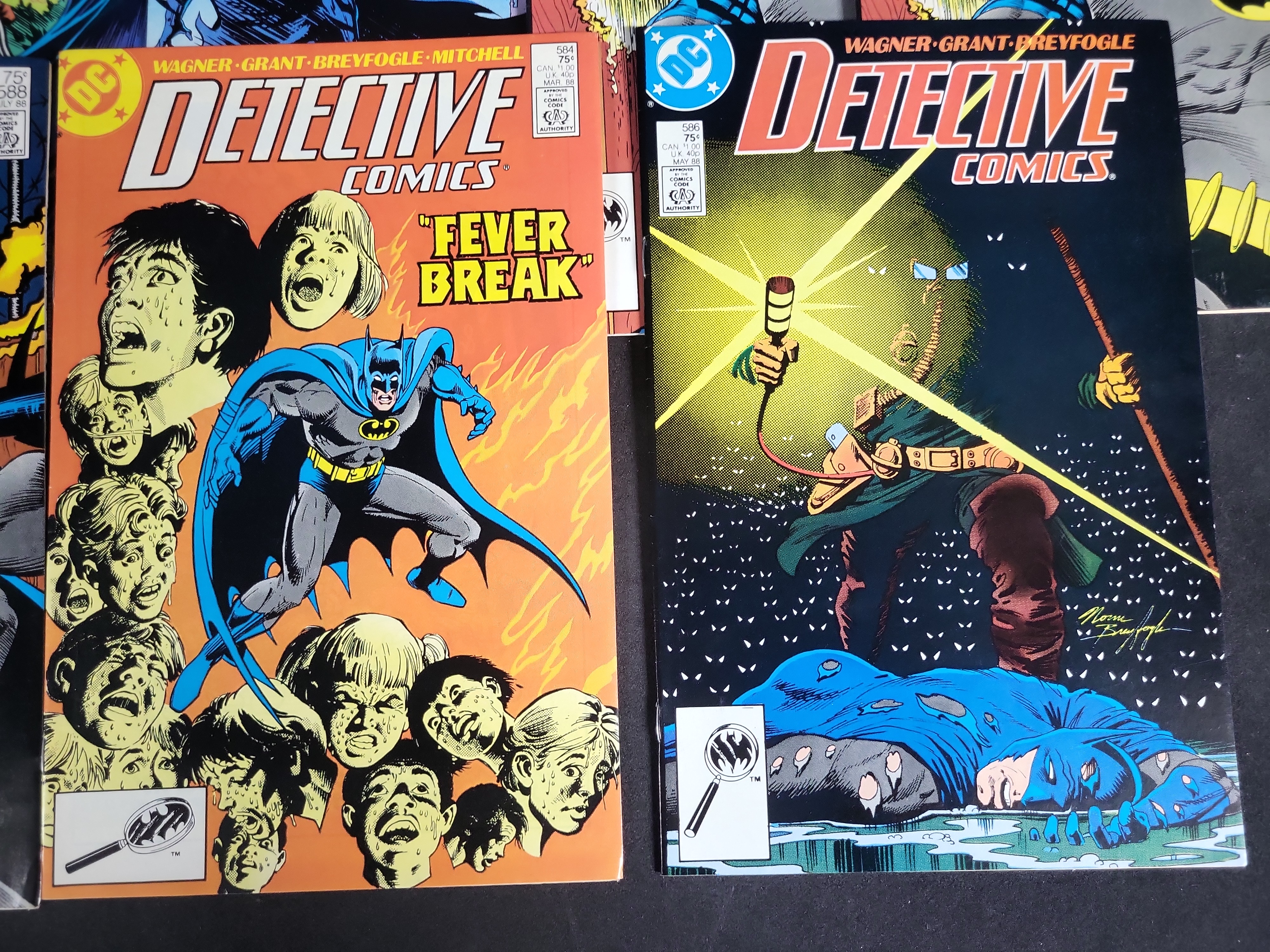 I04534 | A Collection of Thirteen Detective Comics