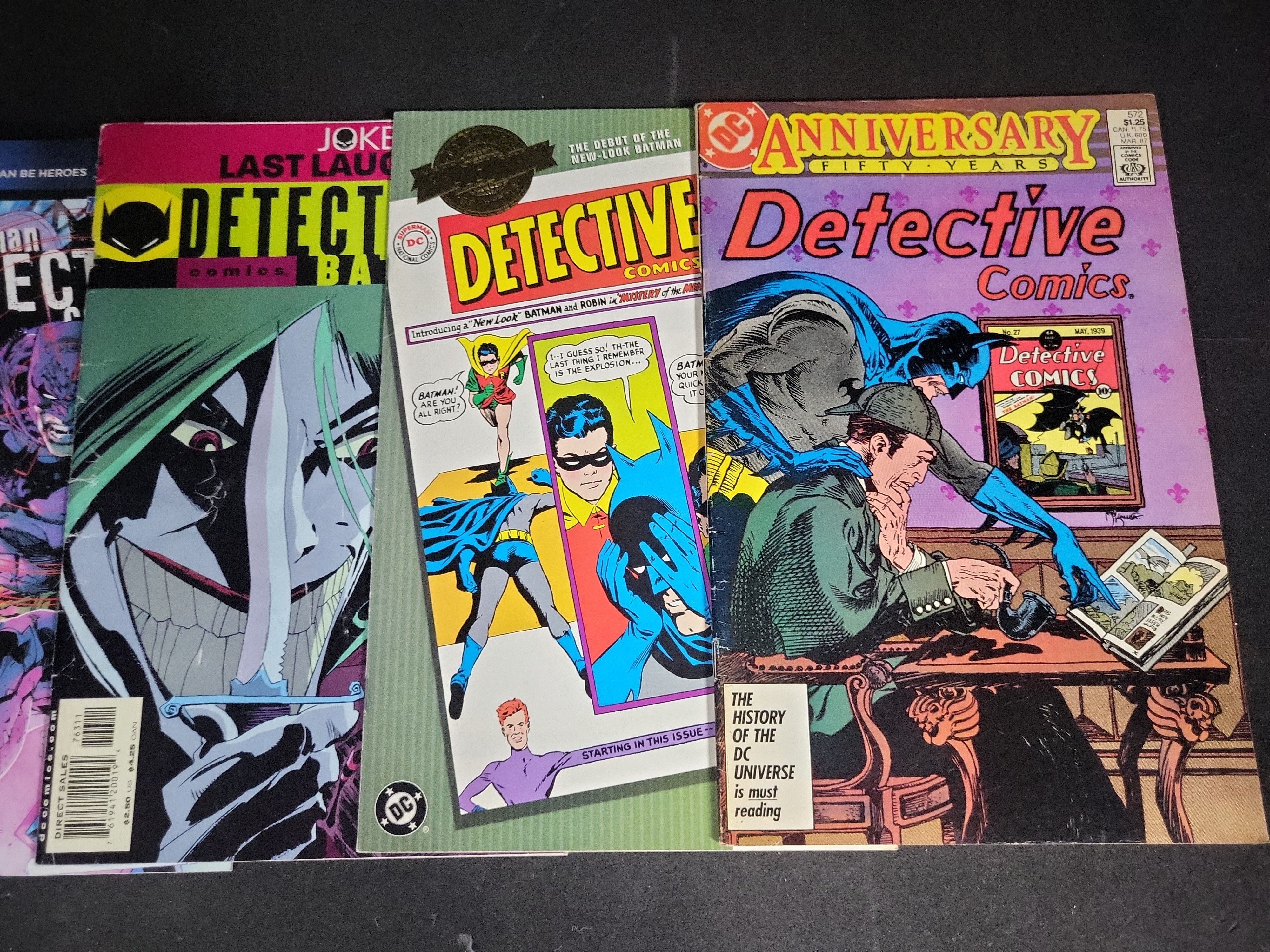 I04534 | A Collection of Thirteen Detective Comics
