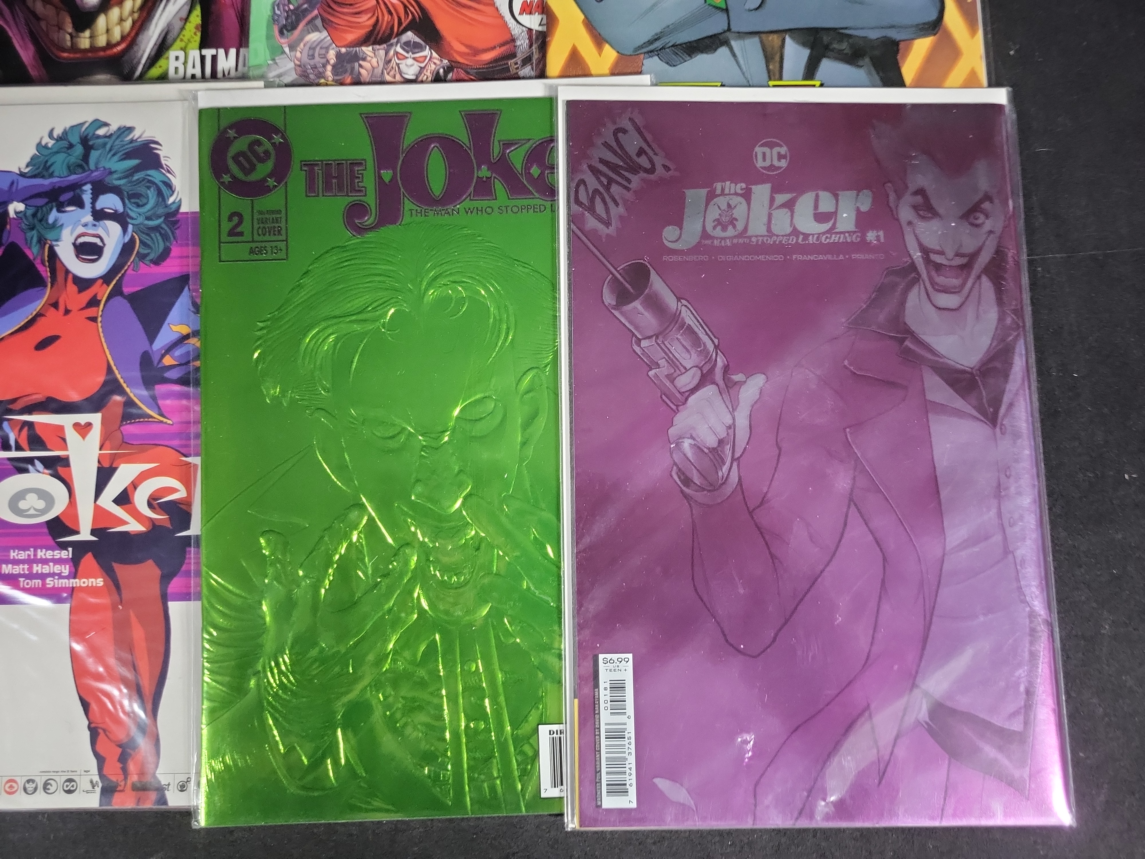 I04589 | Eight Joker DC Comic Books