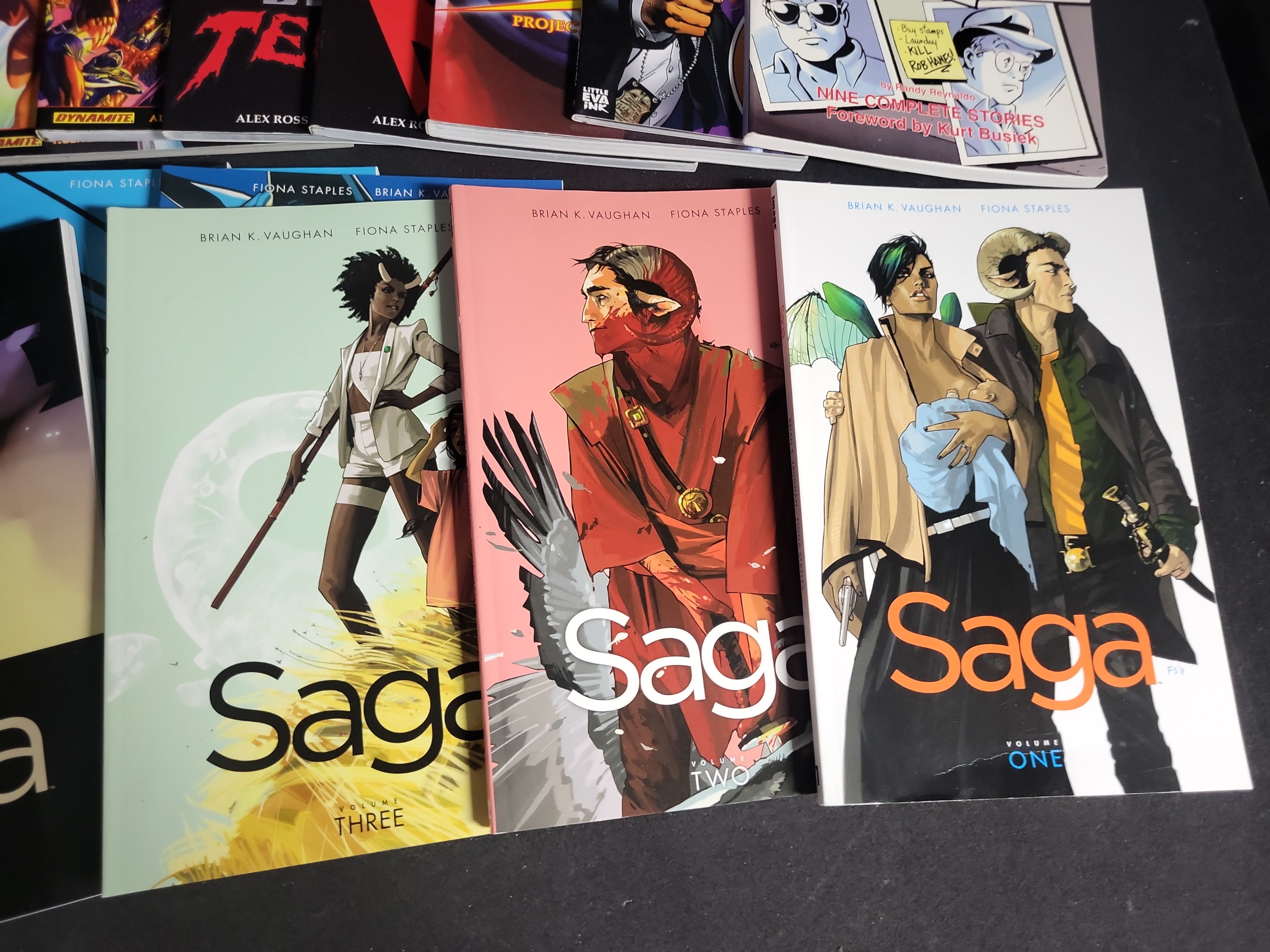 I04073 | Collection of Graphic Novel Trade Paperbacks