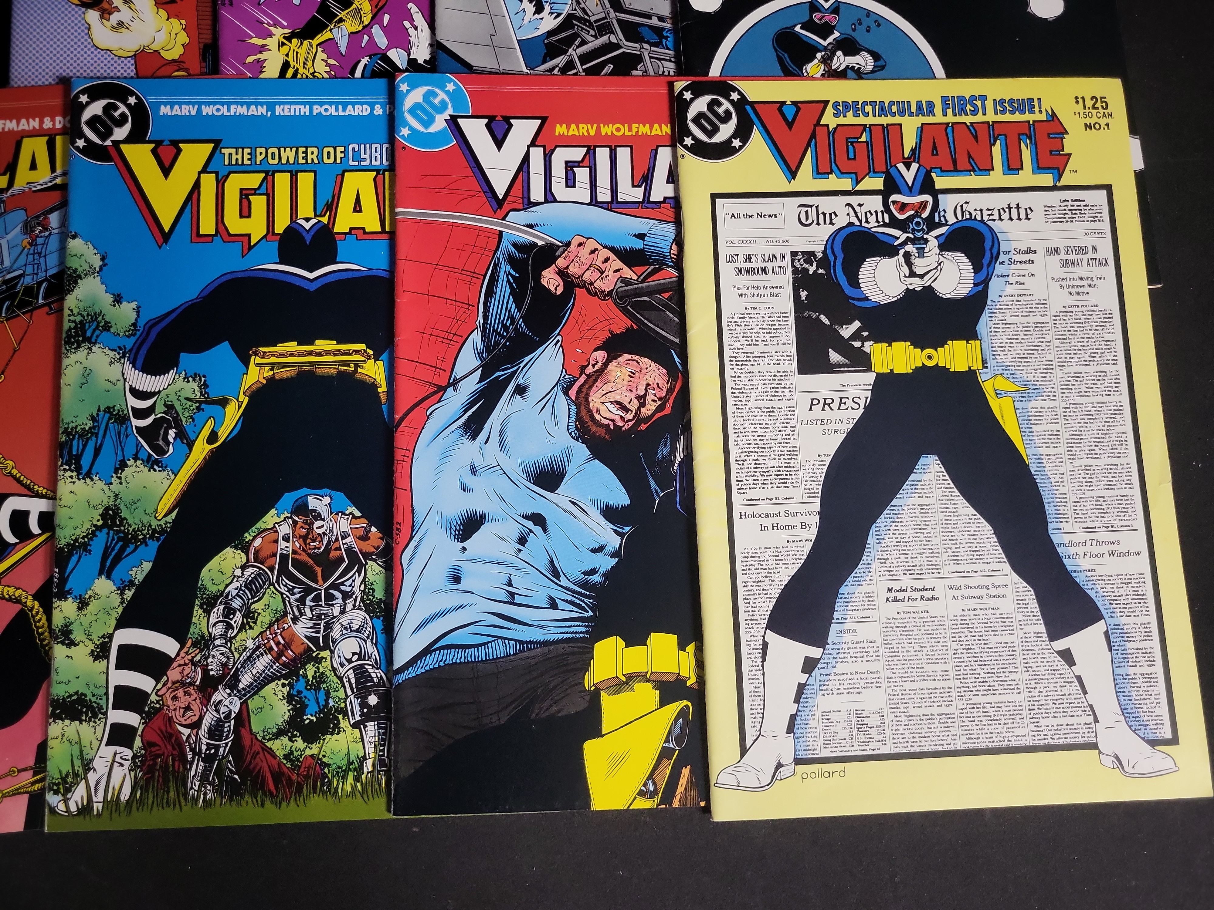 I04065 | A Collection of DC Vigilante Comics