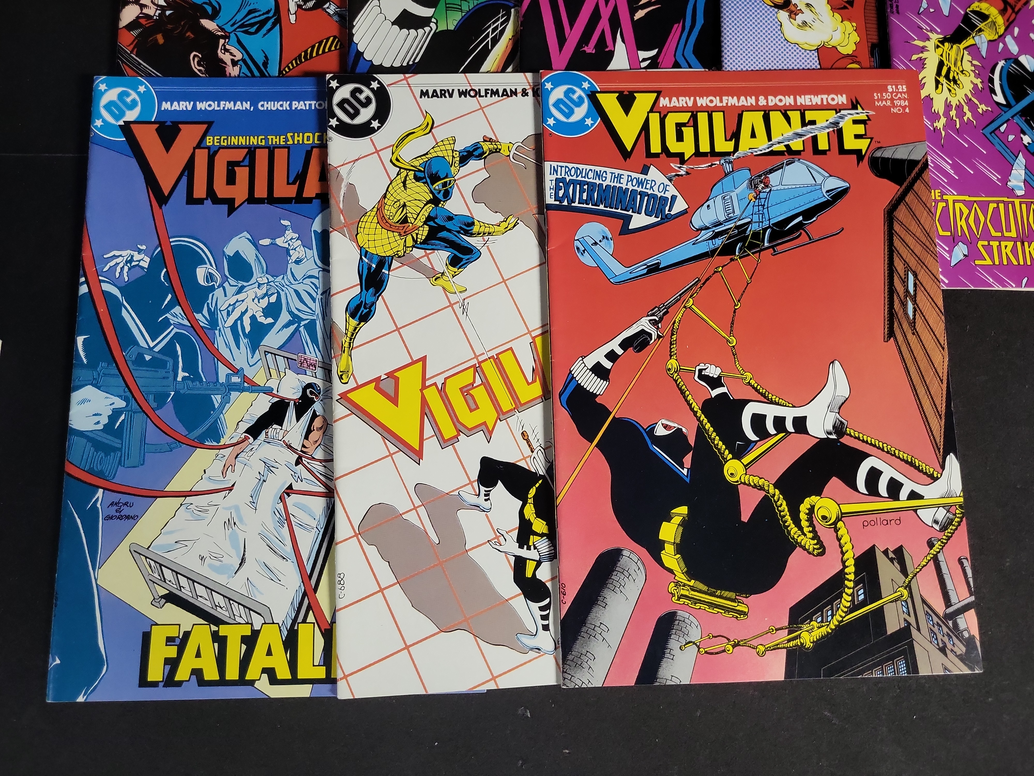 I04065 | A Collection of DC Vigilante Comics