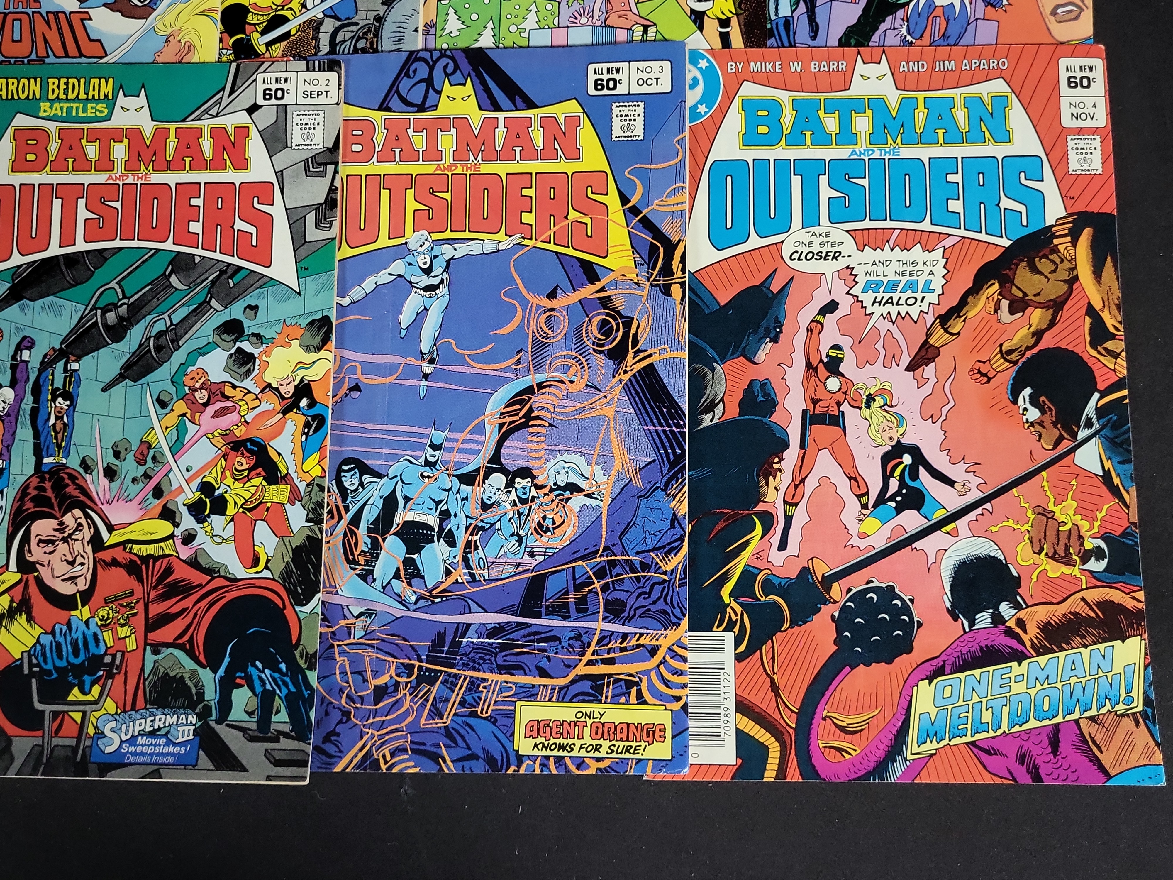 I04540 | Collection of 15 DC Outsiders Comics
