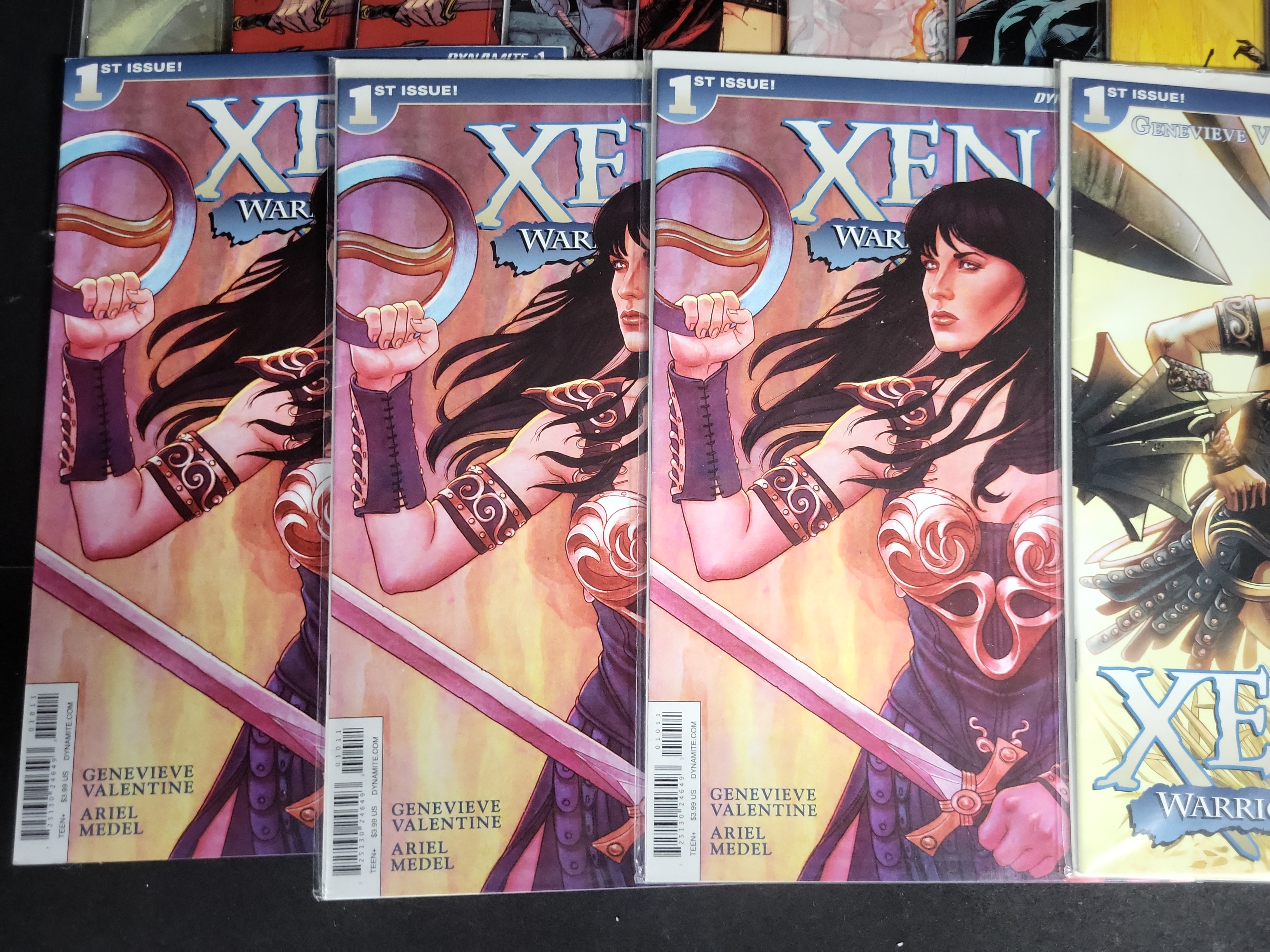 I04590 | 30 Dynamite Xena Warrior Princess Comics