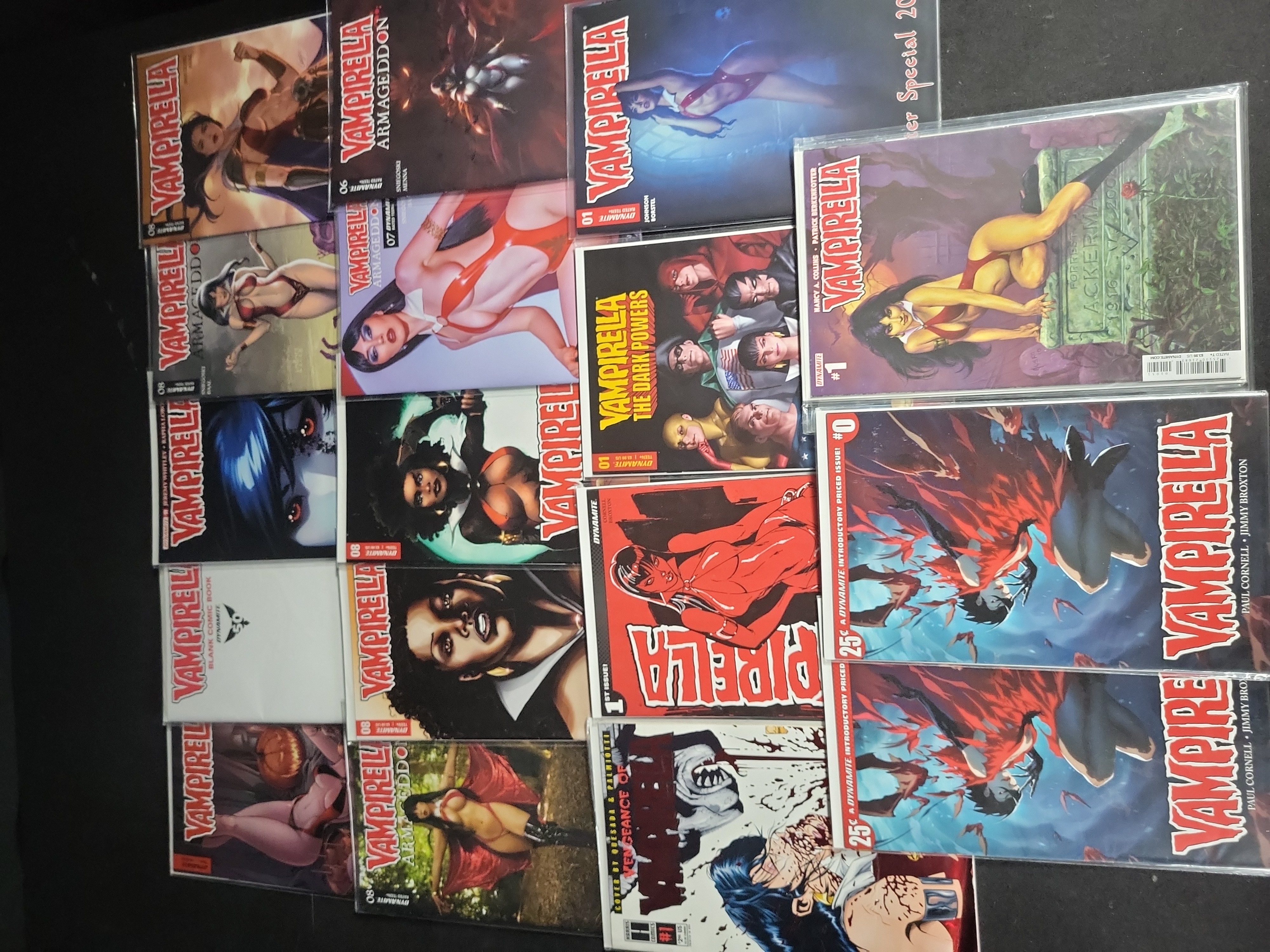 I04591 | Collection of 17 Vampirella Comics