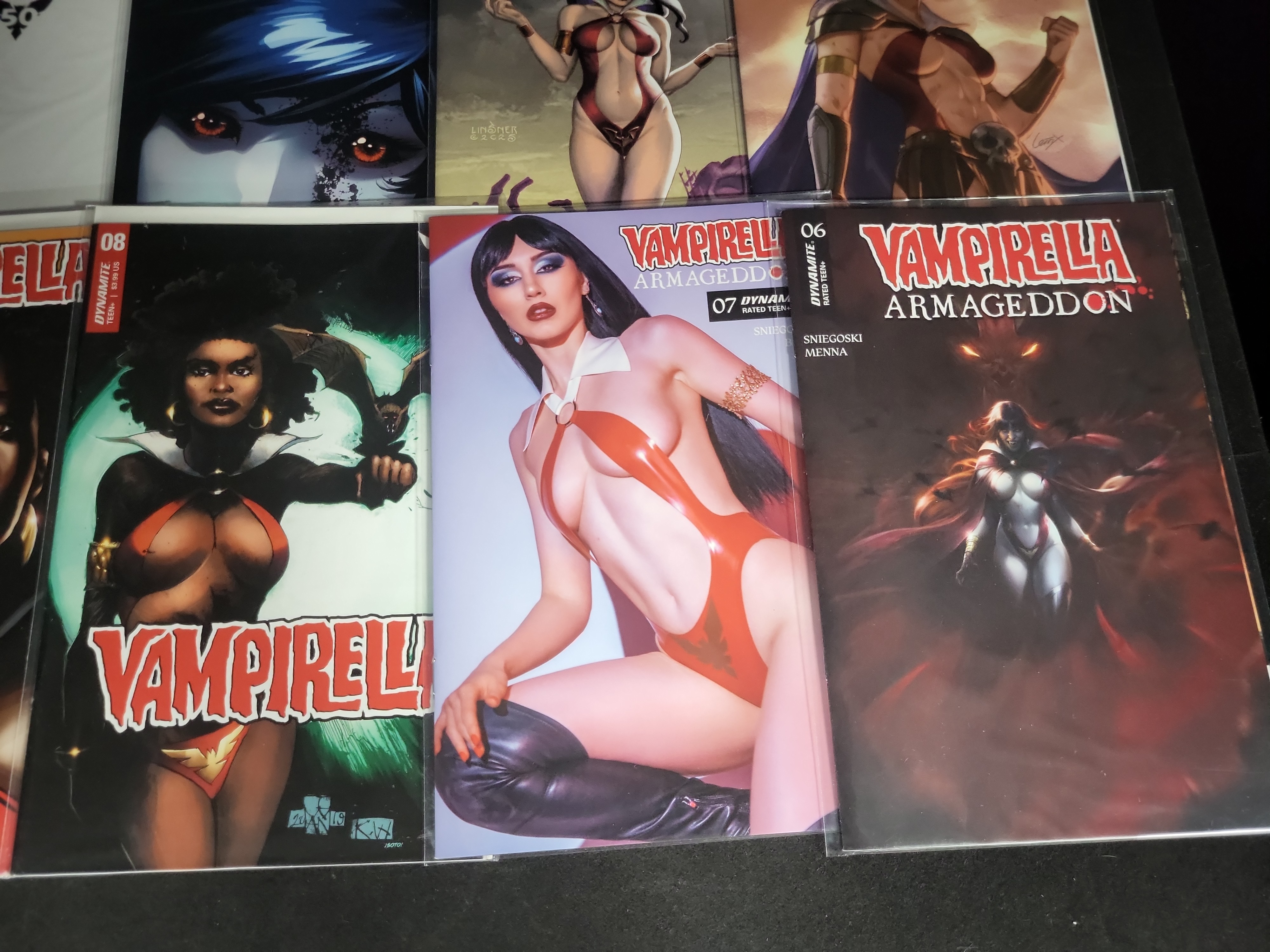 I04591 | Collection of 17 Vampirella Comics