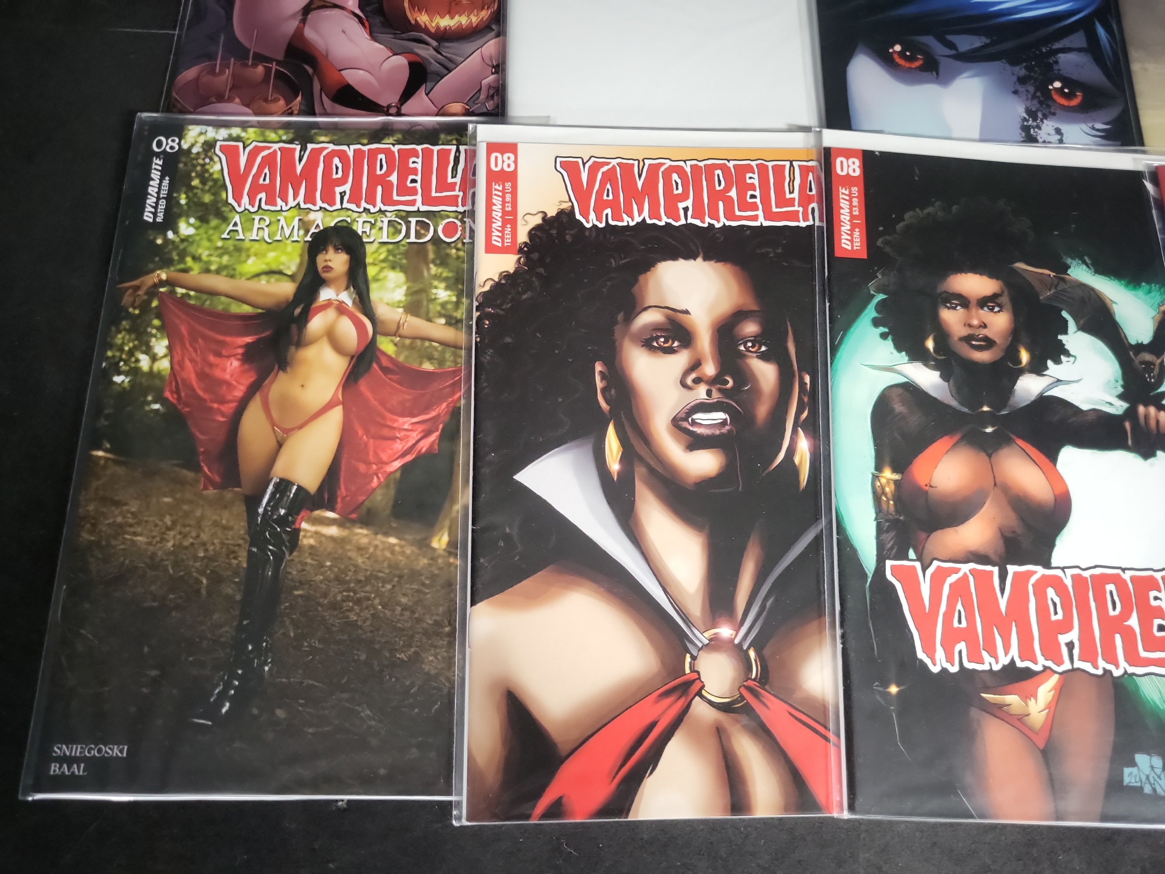 I04591 | Collection of 17 Vampirella Comics