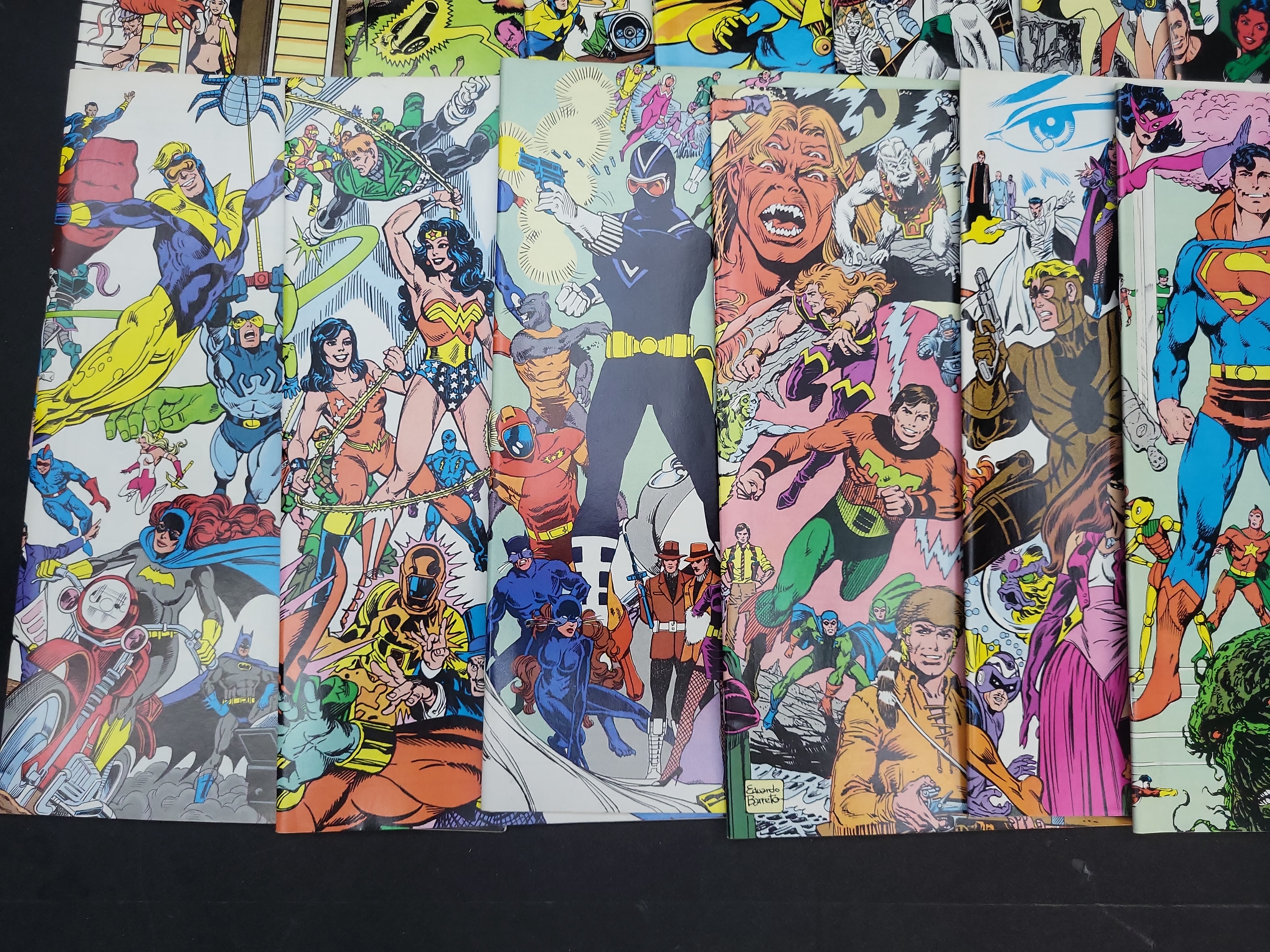 I04060 | DC Comics Who's Who Collection