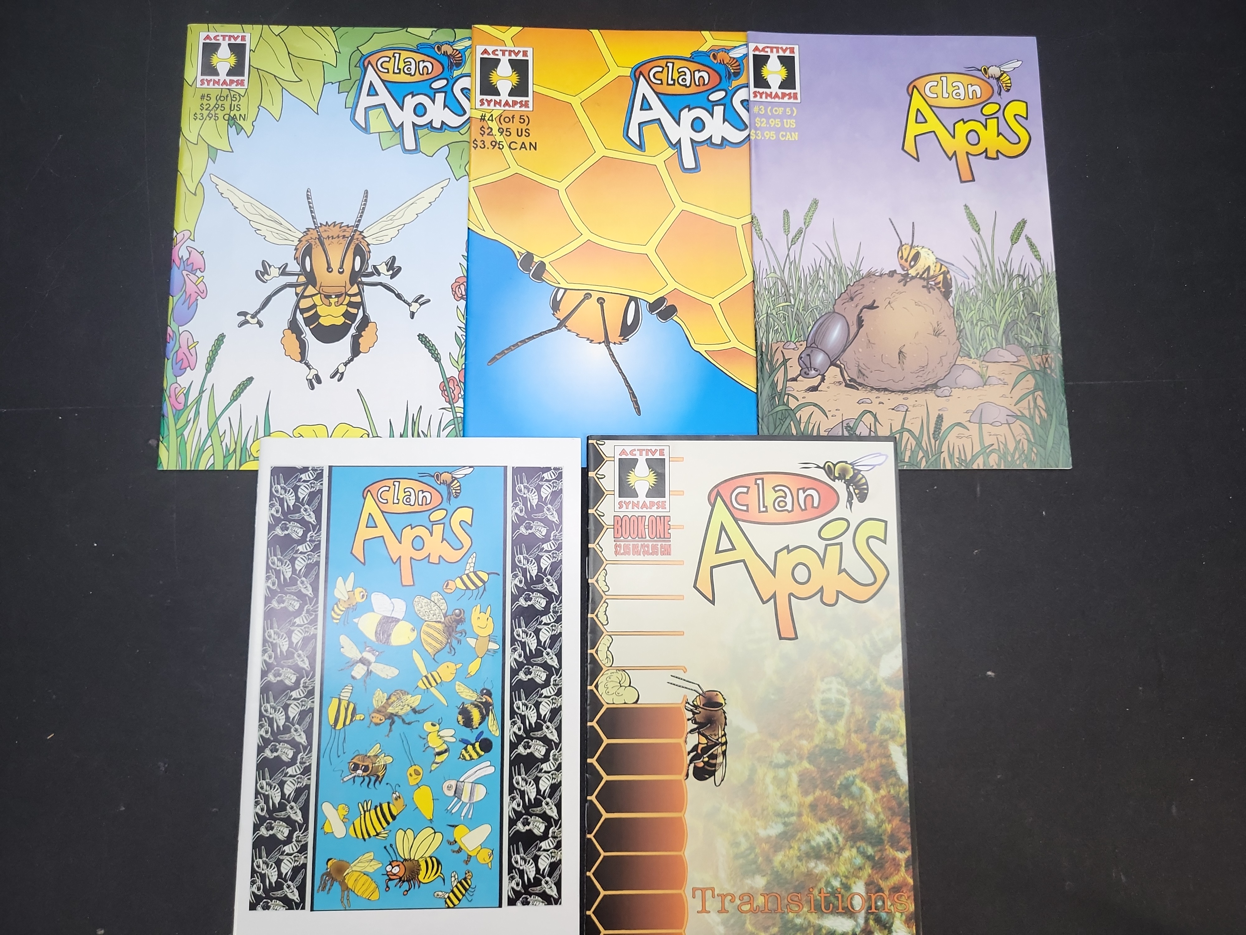 I03983 | Active Synapse Clan Apis Comic Set