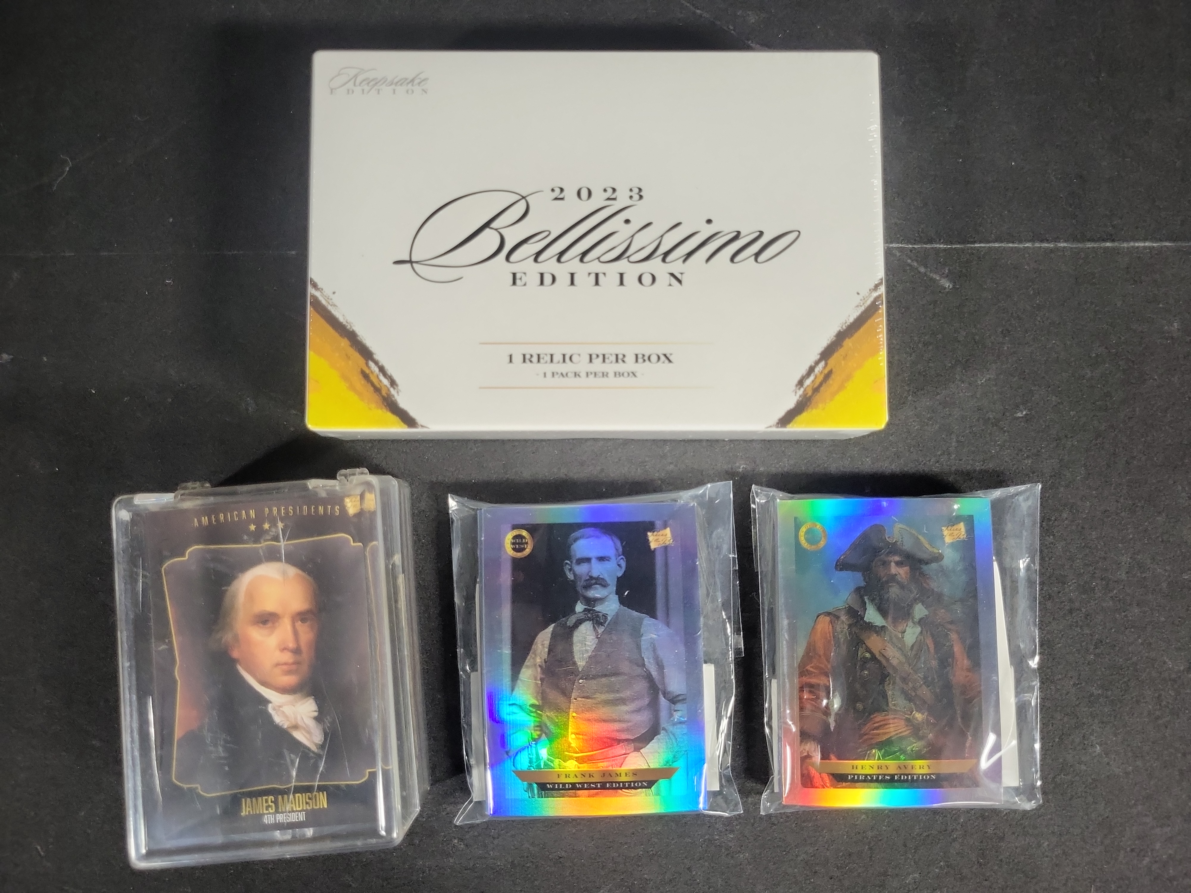 I04467 | Keepsake Bellissimo Box and Trading Cards