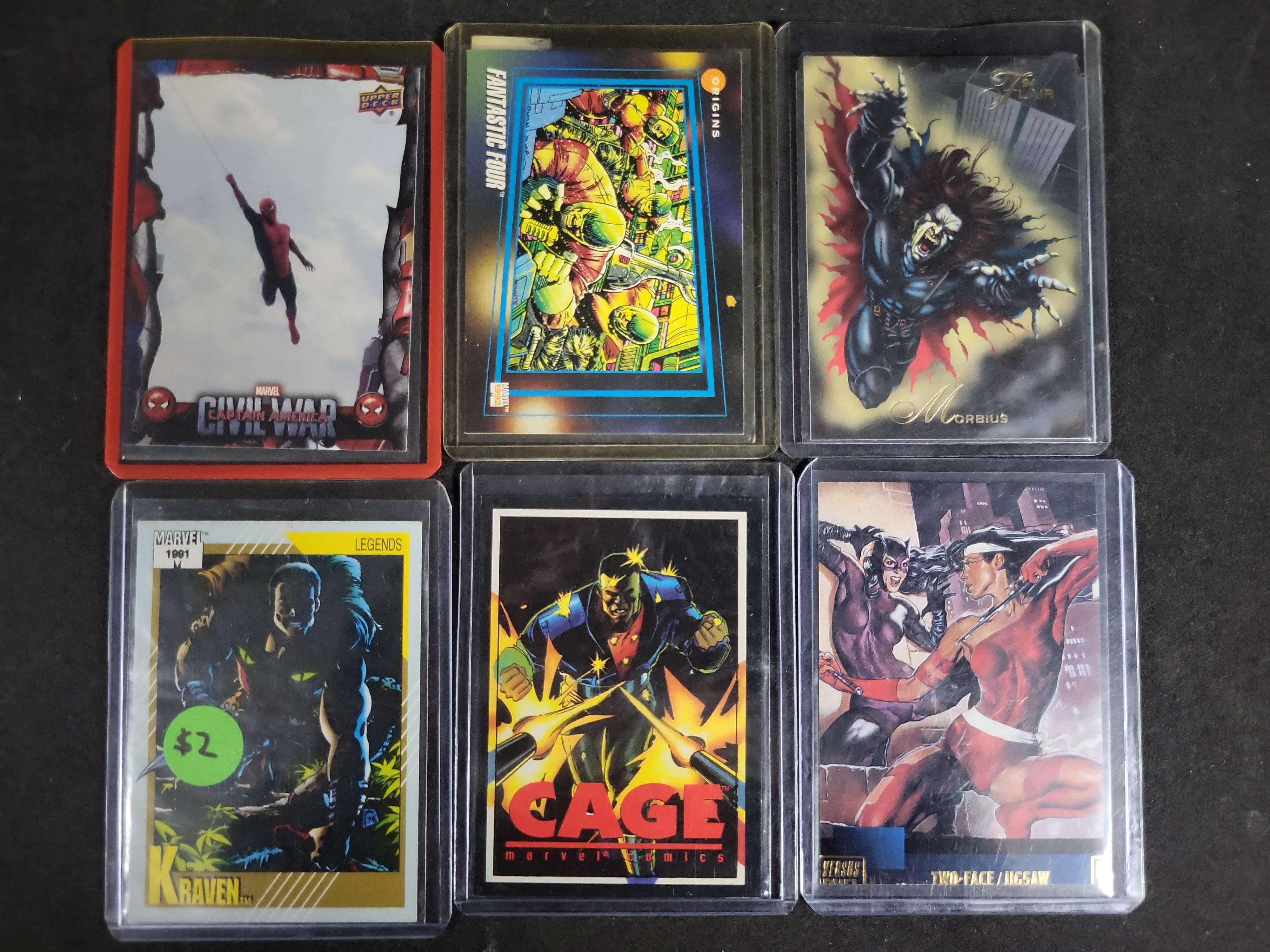 I04240 | Assorted Comic Book Trading Cards