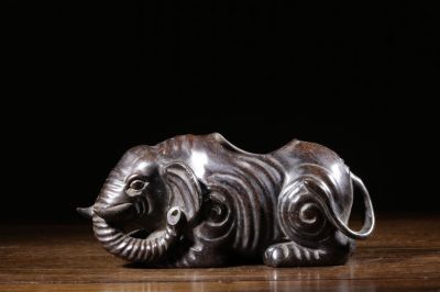 Republican Chinese Zitan Wood Carved Washer. 14.3cm L 6.6cm W 6.6cm H