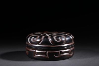 Chinese Lacqure Wood Cover Box. 15.1cm W 6.7cm H