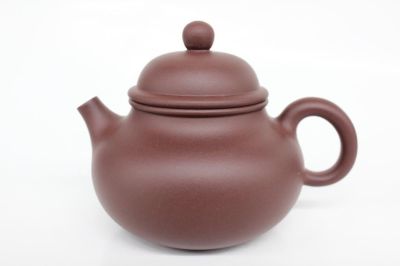Chinese Yixing Zisha Teapot. 5 1/4" L
