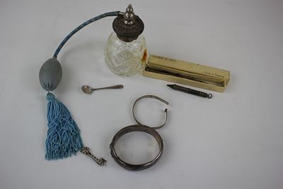 A collection of silver items to include a yard-o-led pencil in box