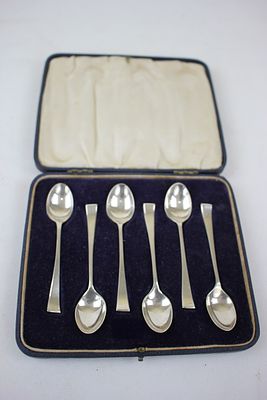 6 cased silver teaspoons Sheffield 1928