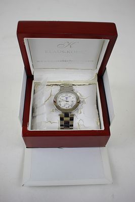 Mens boxed wristwatch - England