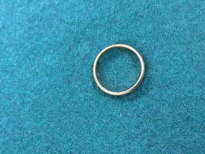 A 22ct Gold wedding band size L weight 2.64gm