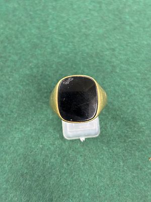A yellow metal Gent's signet ring (marks worn) weight 10.21 gm size U