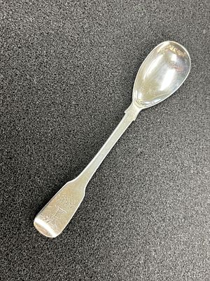 An Irish hallmarked silver spoon (Dublin) weighing 17.05 gm