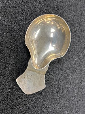 A Chester HM caddy spoon dated 1913. Probably Stokes &amp; Ireland weighing 11.33 gm