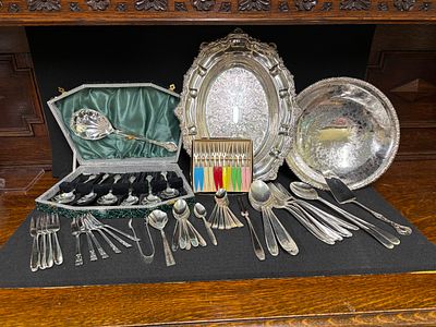 A quantity of silver plate as shown
