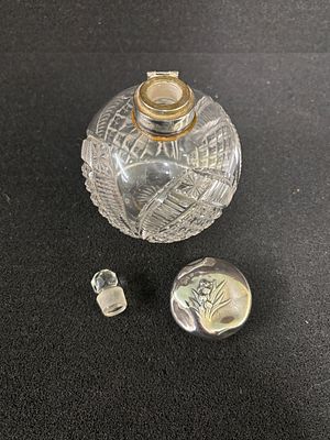 A HM silver topped glass scent bottle (a/f)