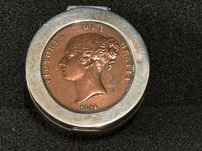 A commemorative HM silver box Chester 1900, inset with two Victorian pennies (1841 &amp; 1901 