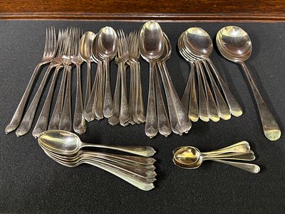 A quantity of Elkington plate cutlery