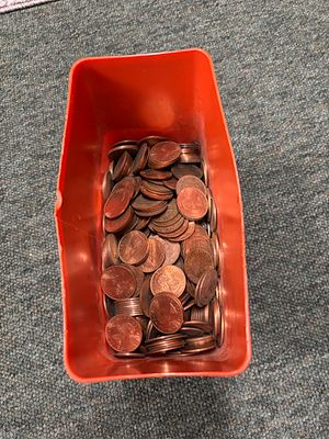 A Collection of UK Bronze One Penny Coins in a Plastic Hopper. A collection of UK decimal bronze 