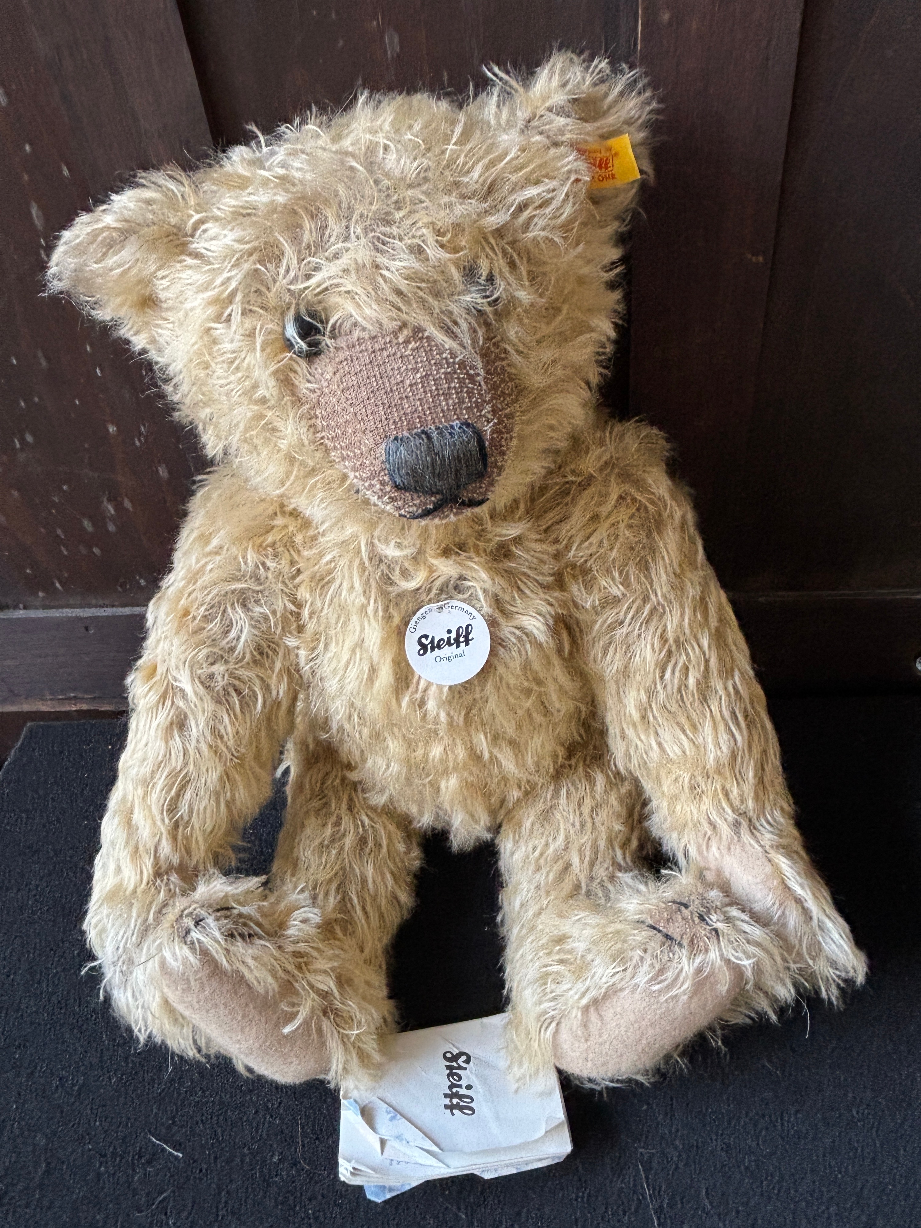 Steiff 000560 Classic 1920 Teddy Bear Replica with Growler, Tags and Booklet c30 cm seated