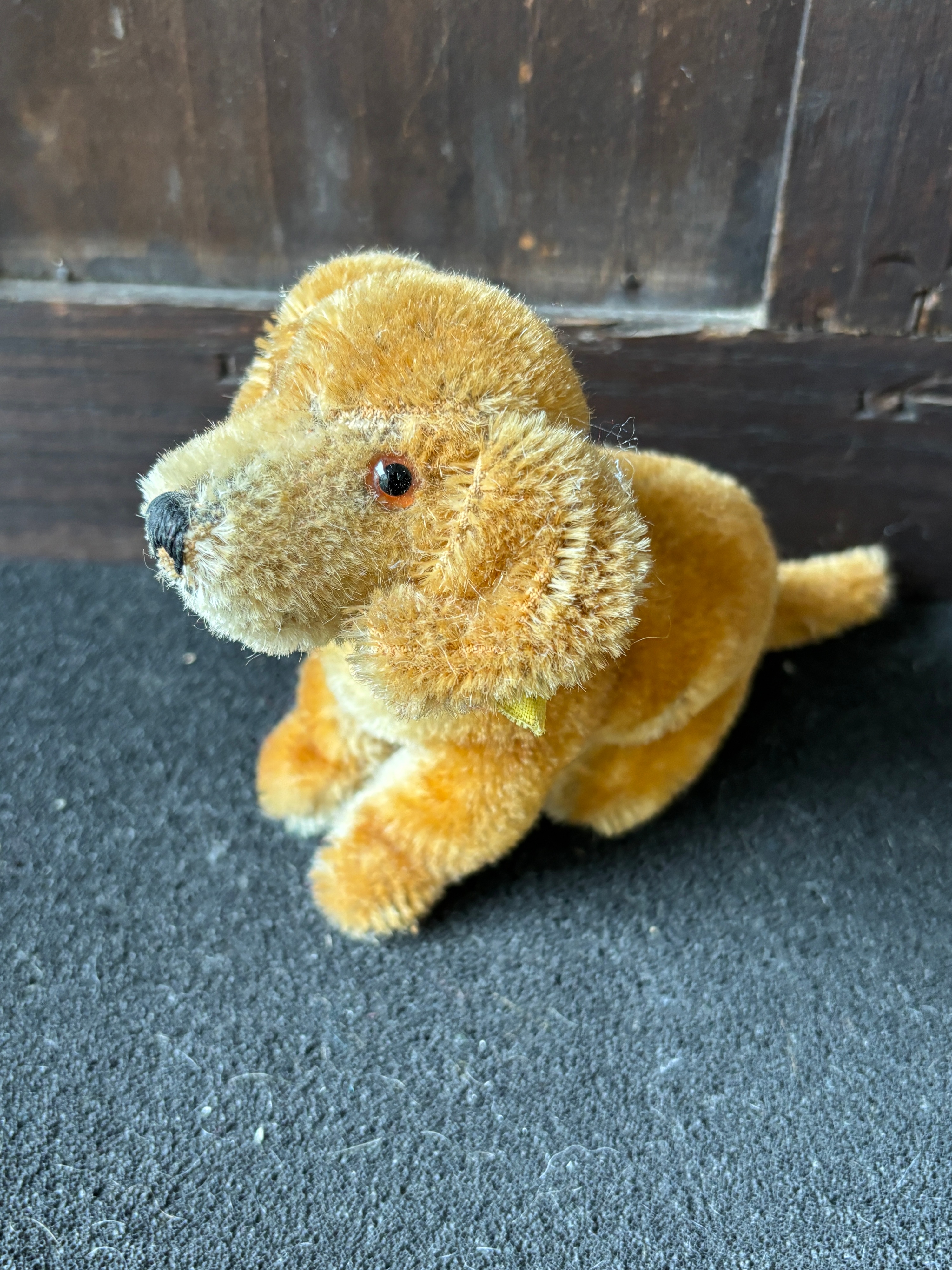 A vintage Steiff mohair seated Cockie Cocker Spaniel dog toy c 10 cm tall
