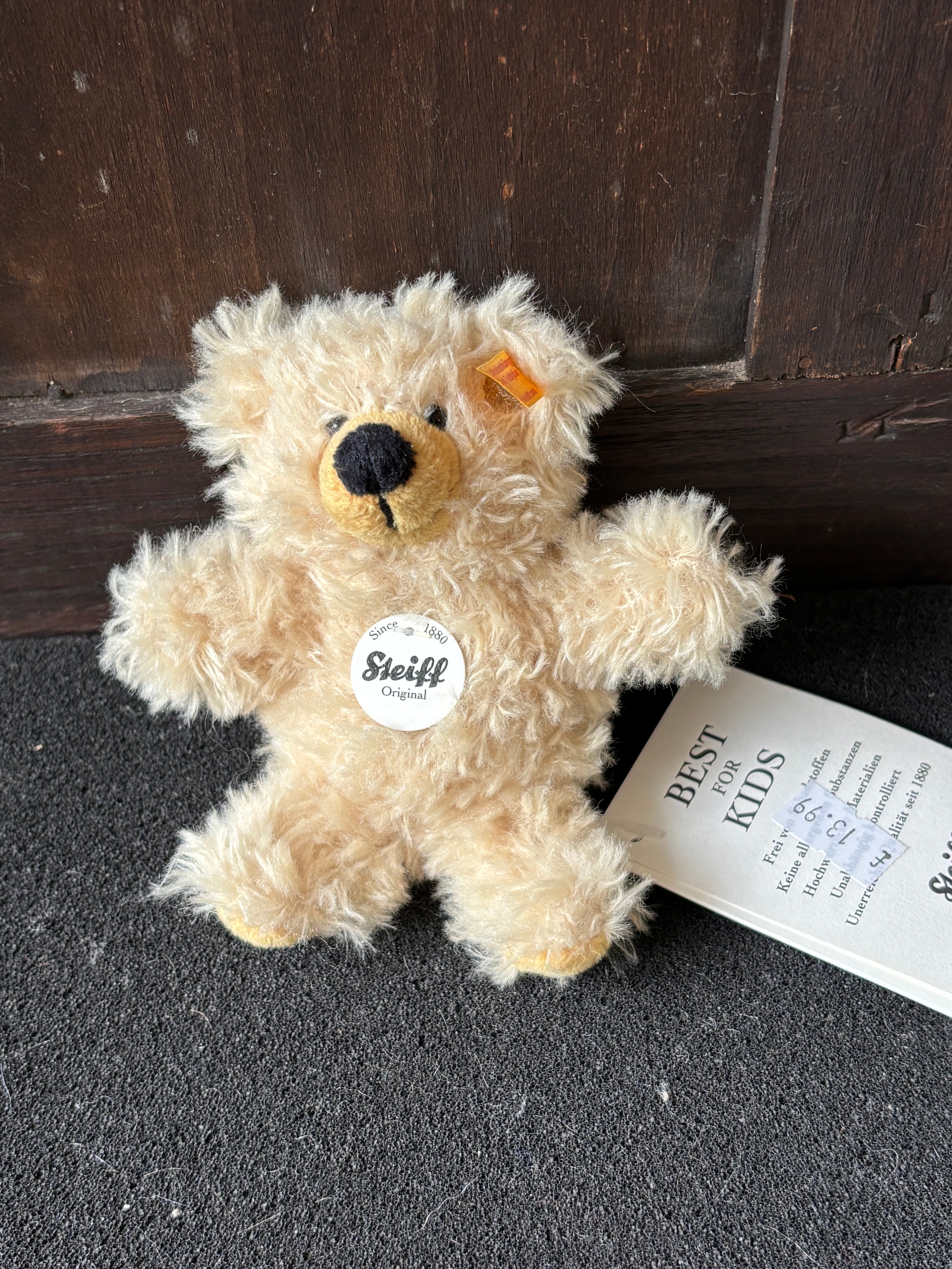 Steiff Charly Teddy Bear Keyring Reference 111884