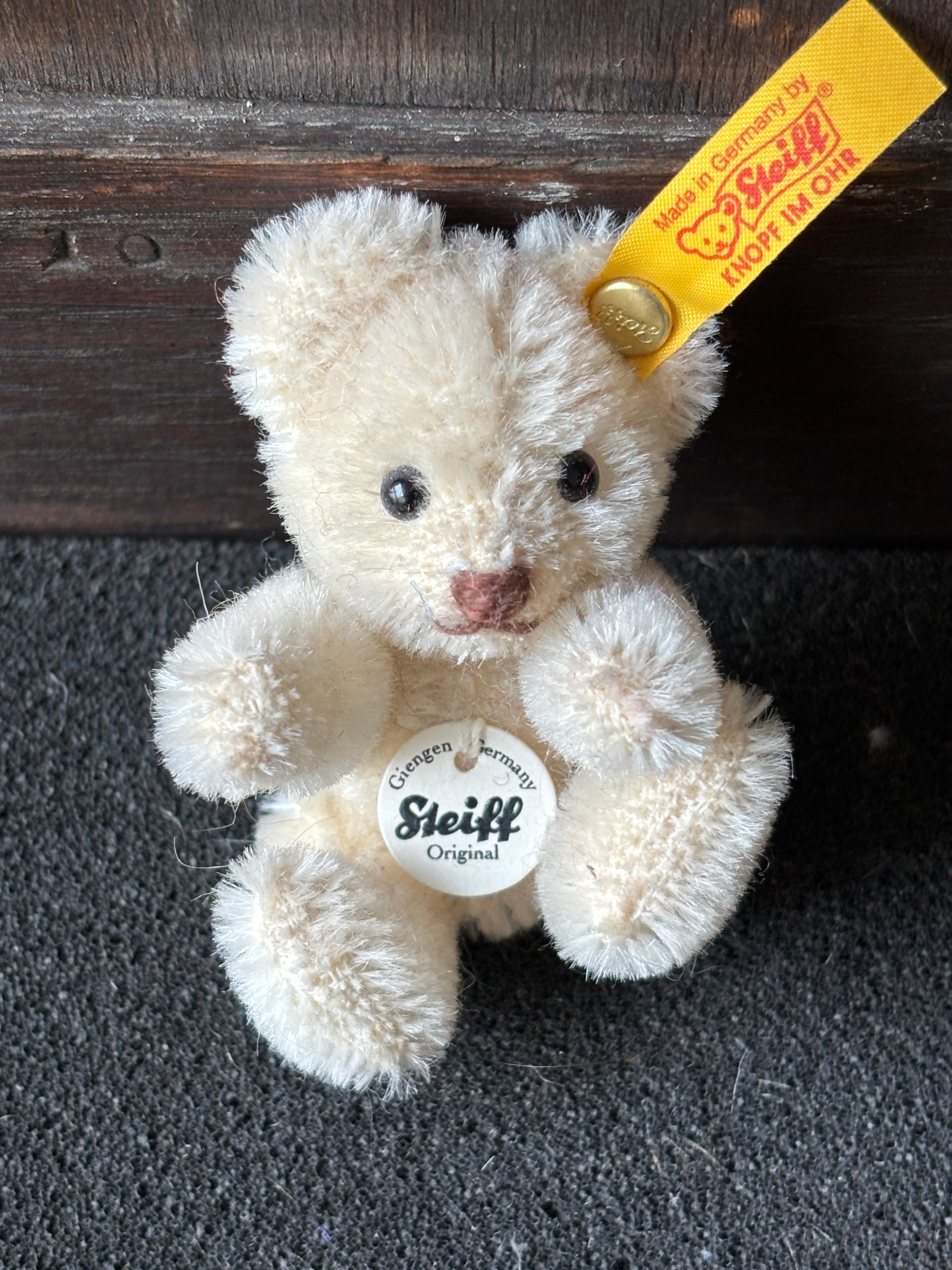Steiff Classic Mini Teddy Bear EAN 039362 c 7 cm seated