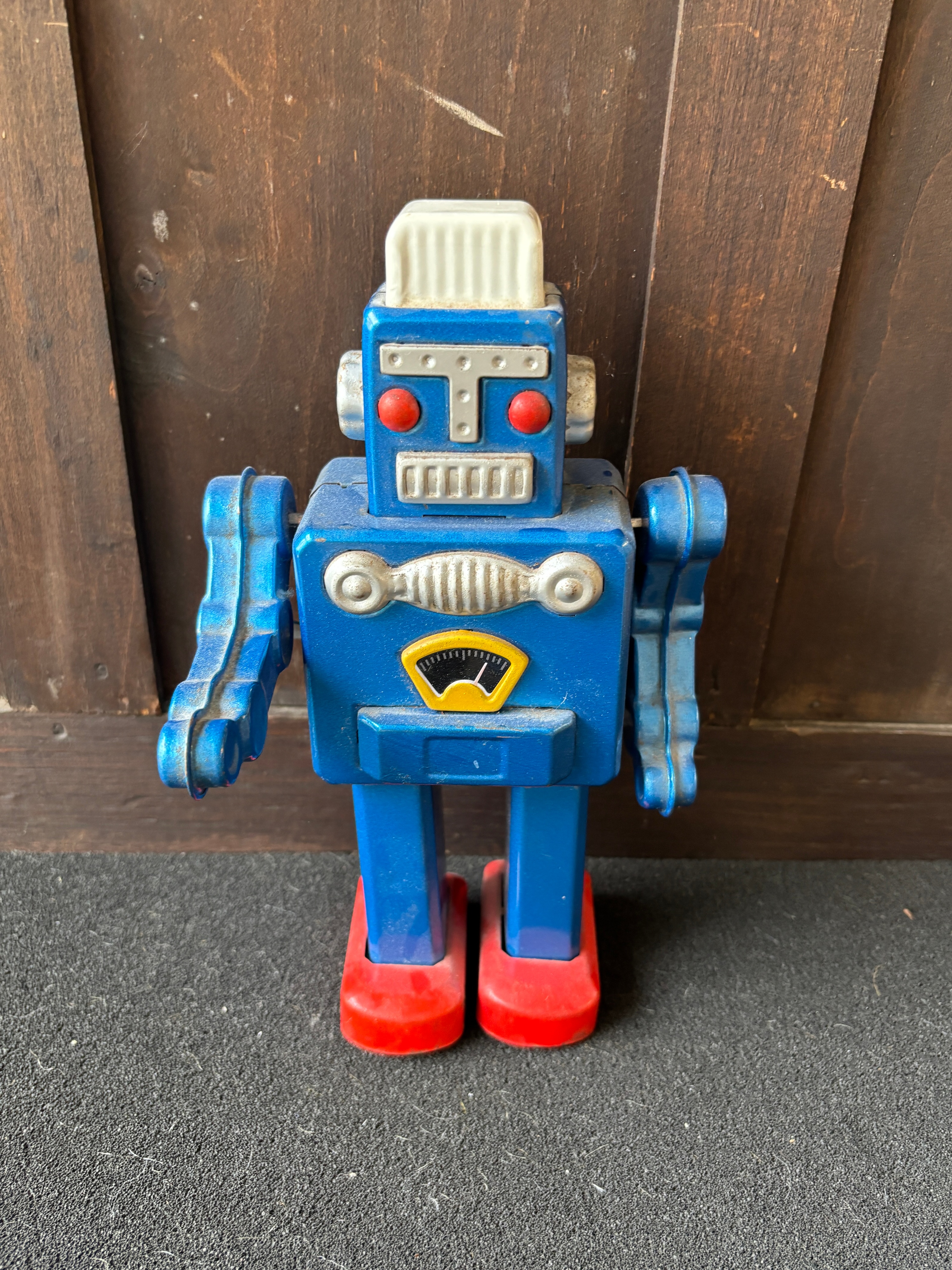 A Wind-Up Robot Model MS 360