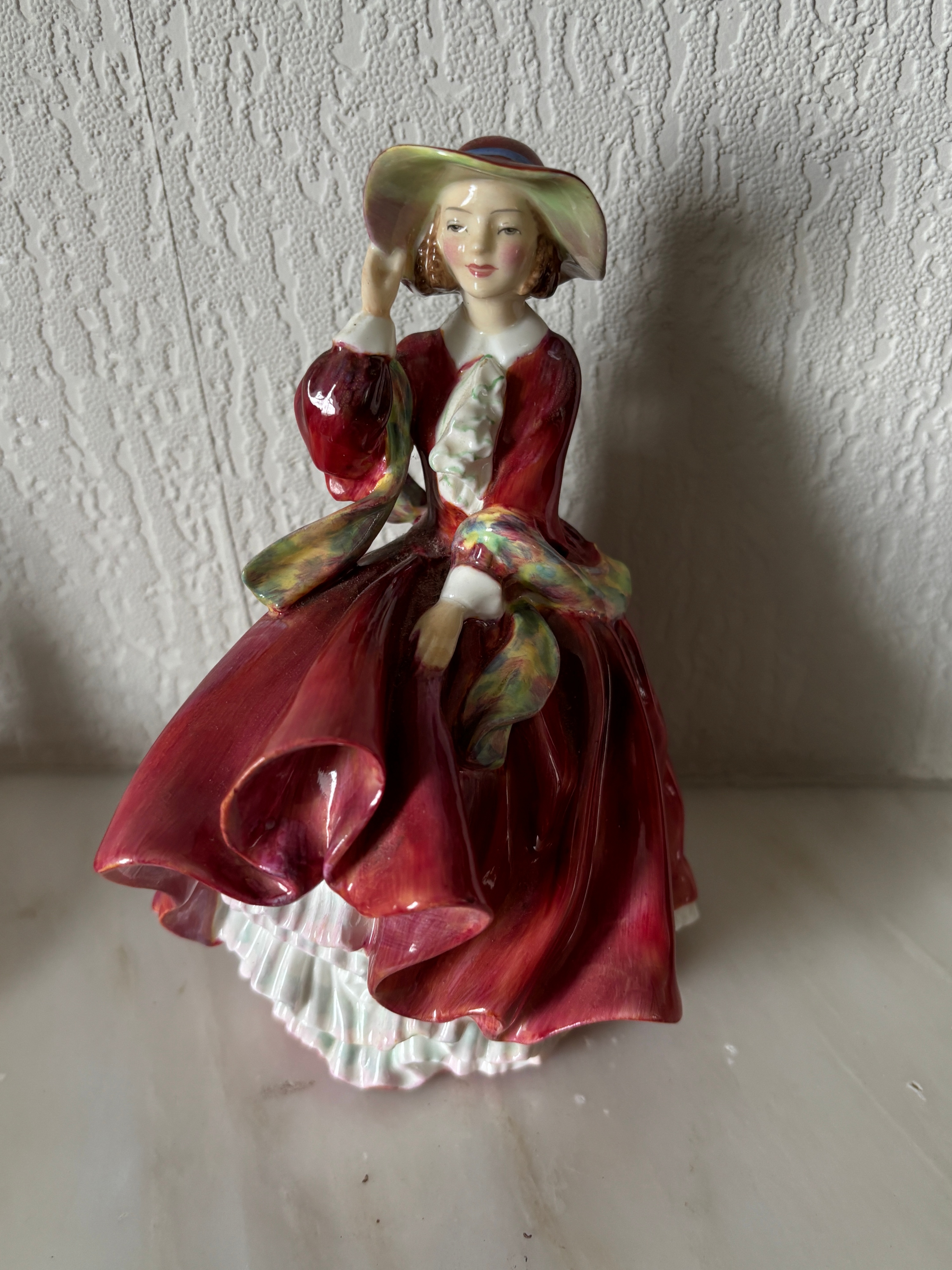 Royal Doulton Bone China Figurine Top o' the Hill HN 1834
