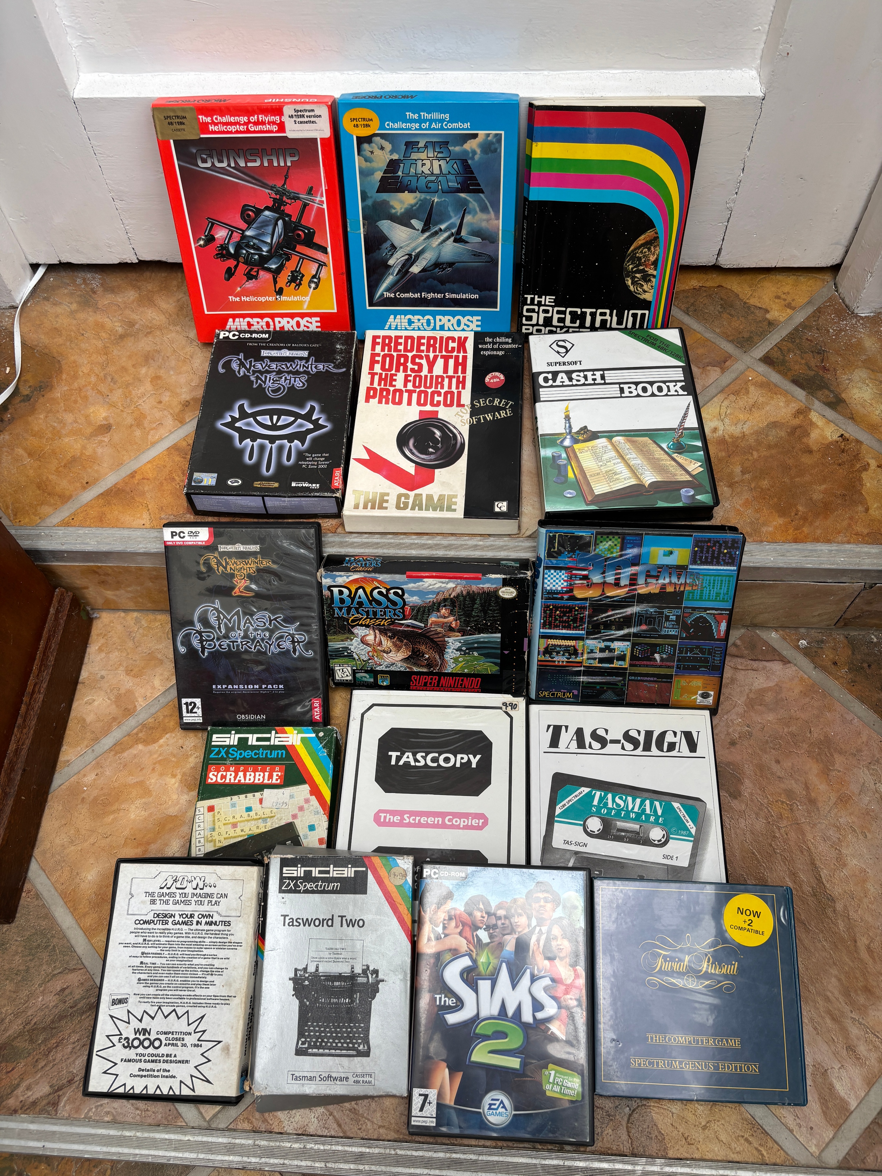 A Collection of Vintage Computer Software and Publications including Sinclair ZX Spectrum and PC Titles