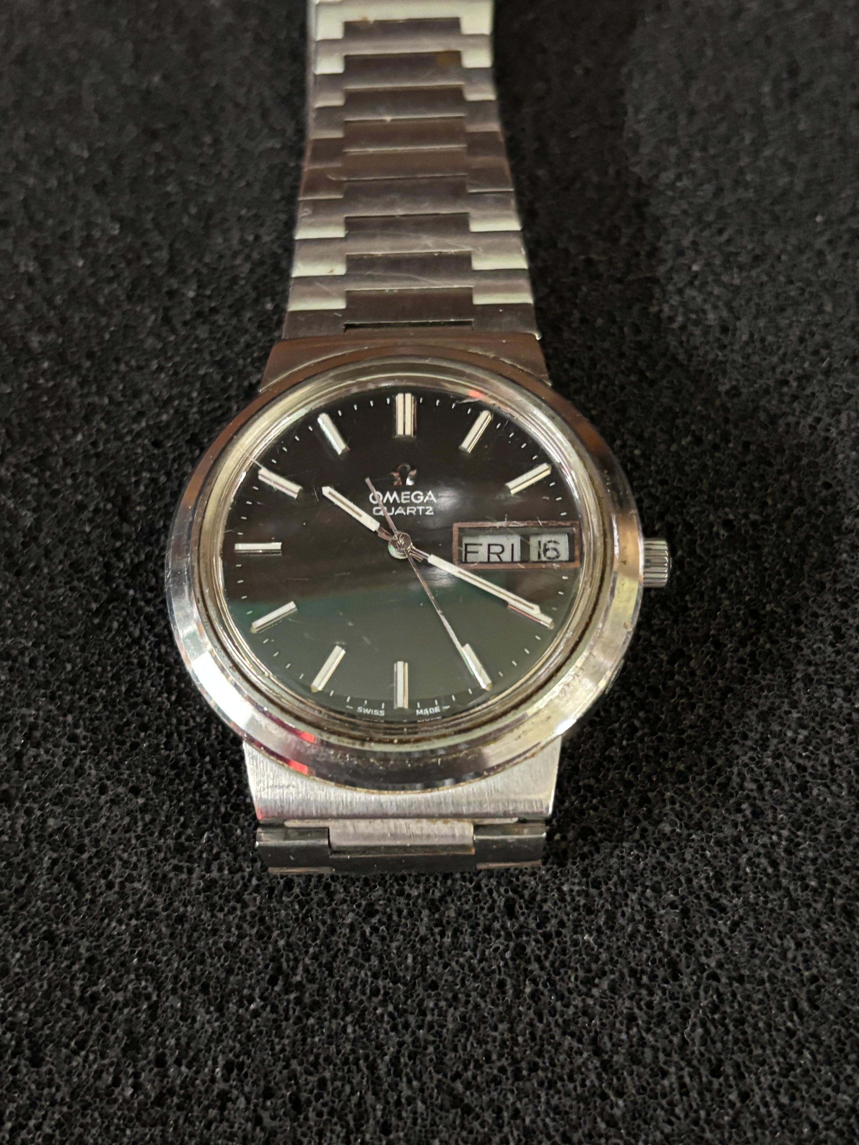 Omega Quartz Stainless Steel Bracelet Watch, Reference 219, with Box and Papers, 1981