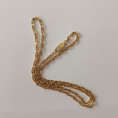 שרשרת זהב צהוב 
14 קראט חתומה, משקל 9.83 גרם, אורך 47 ס"מ, עובי 5 מ"מ, מצב חדש.