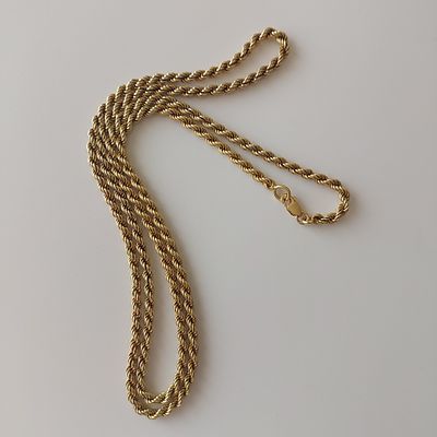 שרשרת זהב צהוב 14 קראט חתומה, סגנון חבל, משקל 24.6 גרם, אורך 65 ס"מ, רוחב 4 מ"מ, מצב חדש.