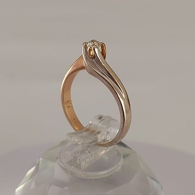 טבעת זהב לבן וצהוב 14 קראט חתומה, משקל 3.90 גרם, עבודת יד ישנה, מידה 7, טבעת טוויסט שילוב של 