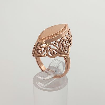 טבעת זהב צהוב 14 קראט חתומה. משקל 4.66 גרם. מידה 7, עבודה רוסית ישנה וחתומה מצב ששמור כחדש. 