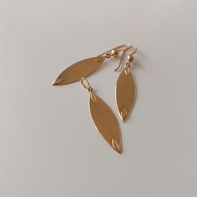 סט זהב אדום 14 קראט חתום 583, עגילים ותליון, עבודת יד ישנה תוצרת רוסיה, אורך עלה (ללא המתלה) 5 