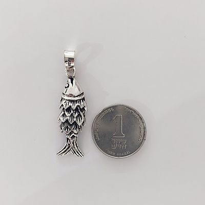 דג כסף 925 חתום , אורך 3.5 ס"מ, רוחב 1.2 ס"מ, תוצרת איטליה מצב חדש.