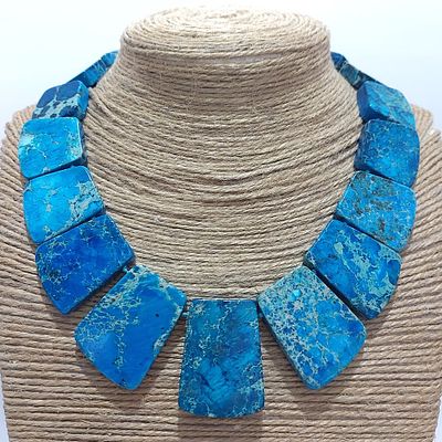 שרשרת אבני ג'ספר כחול בהיר, עבודת יד חדשה.