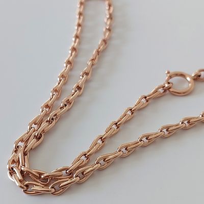 שרשרת זהב גוון אדום 14 קראט חתום, משקל 23.11 גרם, אורך 45 ס"מ, רוחב 4 מ"מ, עבודת יד מיוחדת, מצב חדש.