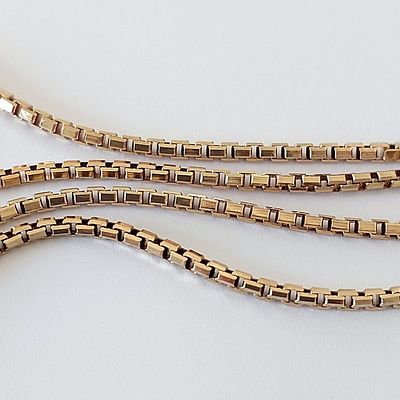 שרשרת בוקסה זהב צהוב 14 קראט חתום, משקל 8 גרם, אורך 40 ס"מ, רוחב 1.87 מ"מ, שמורה כחדשה.