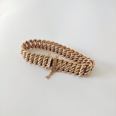 צמיד זהב גוון אדום 14 קראט חתום, חוליות צמה, אורך 21 ס"מ, רוחב 1.5 ס"מ, משקל 40.3 גרם, עבודה 